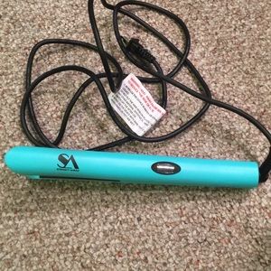 Straight ahead straightener